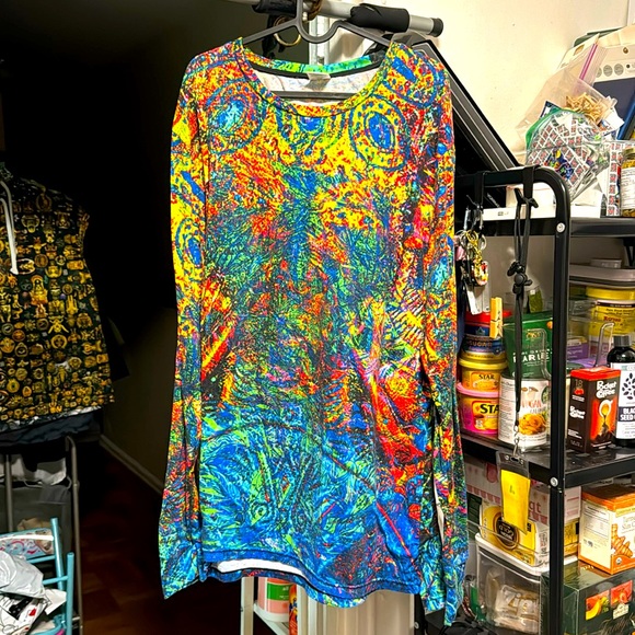 Abstrakjsnc designs long sleeve Tshirt XL - Picture 1 of 3